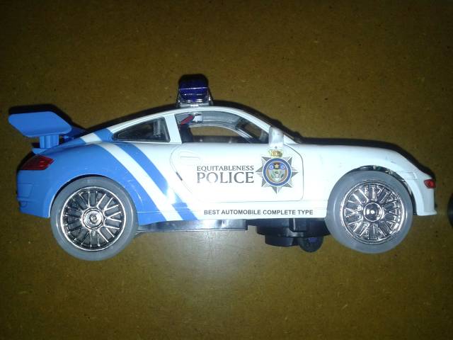 COCHE DE POLICIA CON LUCES